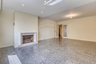 Apartamento T3 para Venda em Santa Marinha e São Pedro da Afurada