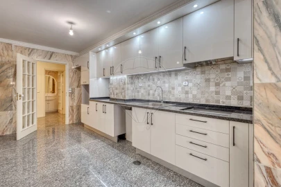 Apartamento T3 para Venda em Santa Marinha e São Pedro da Afurada