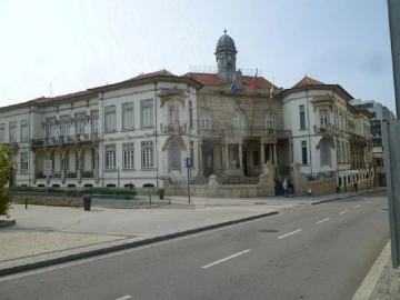 Moradia T8 para Venda em Mafamude e Vilar do Paraíso