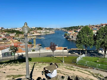 Moradia T8 para Venda em Mafamude e Vilar do Paraíso
