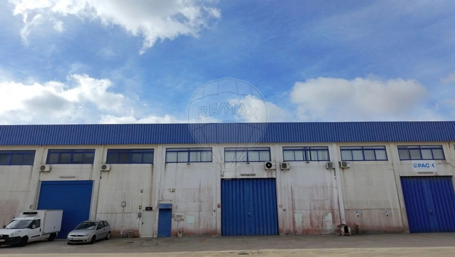 Armazém para Venda em Santa Maria e São Miguel, São Martinho, São Pedro Penaferrim Foto 46