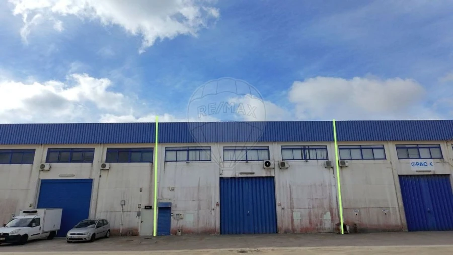 Armazém para Venda em Santa Maria e São Miguel, São Martinho, São Pedro Penaferrim Foto 2