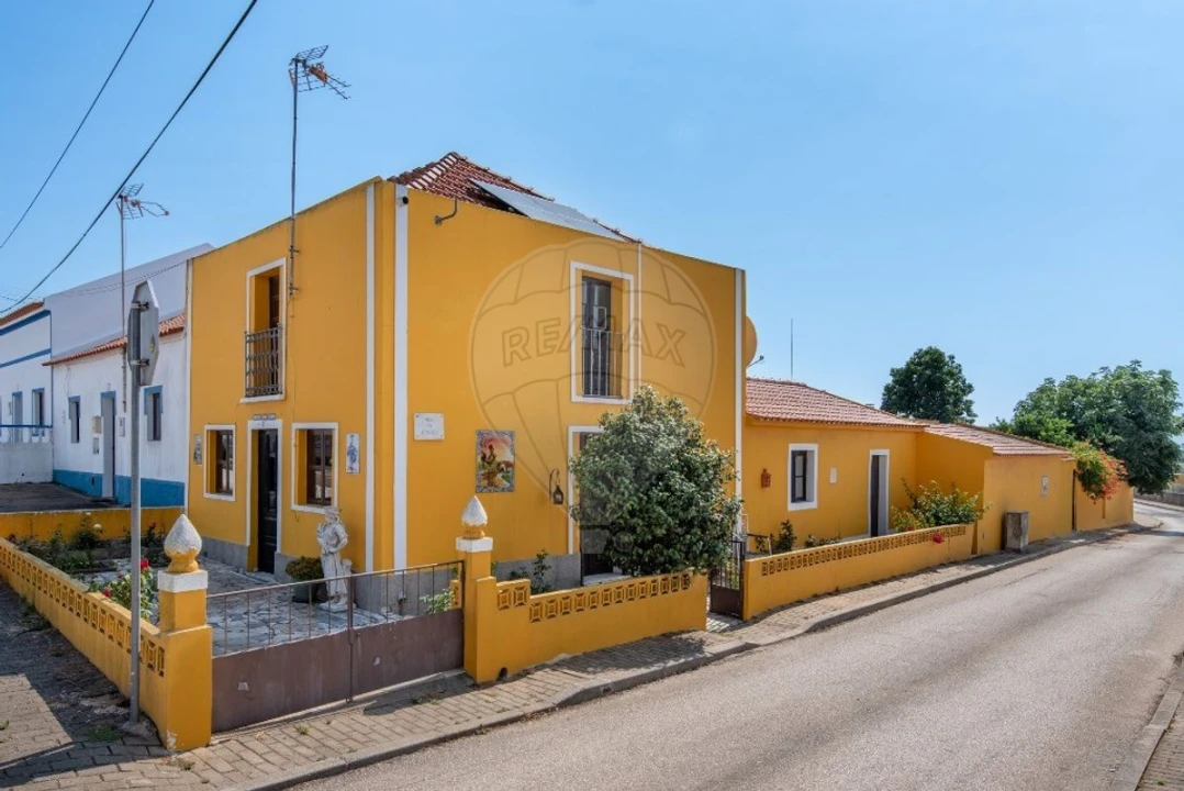 Moradia T2 para Venda em Cercal Foto 1