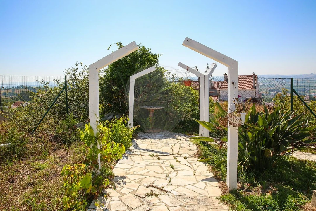 Moradia T3 para Venda em Carvoeira e Carmões Foto 26