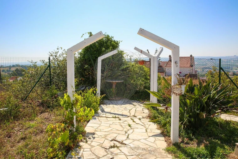 Moradia T3 para Venda em Carvoeira e Carmões Foto 26