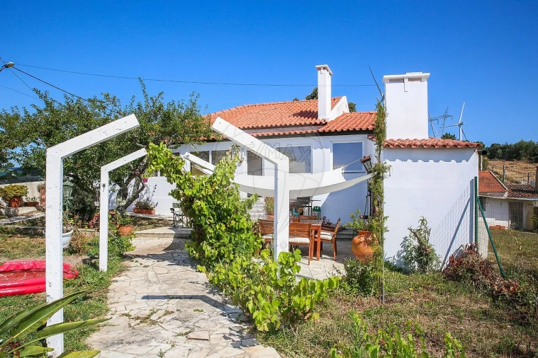 Moradia T3 para Venda em Carvoeira e Carmões Foto 38