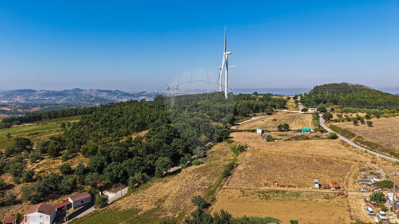 Moradia T3 para Venda em Carvoeira e Carmões Foto 37