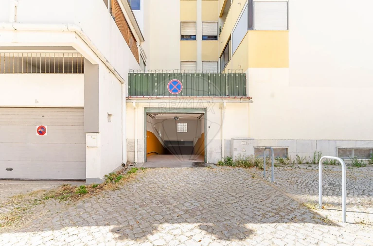 Garagem para Venda em Costa da Caparica Foto 5