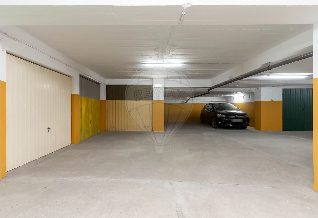Garagem para Venda em Costa da Caparica Foto 4
