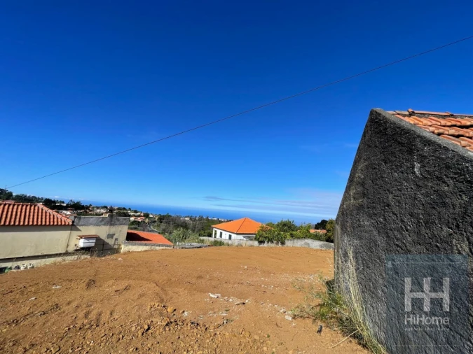 Moradia T4 para Venda em Prazeres Foto 4