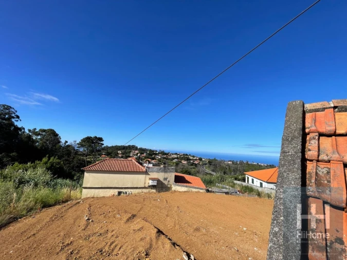 Moradia T4 para Venda em Prazeres Foto 5