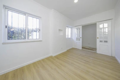 Moradia T4 para Venda em Campolide