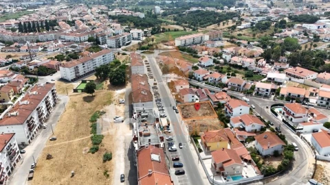 Terreno para Venda em Romeira e Várzea