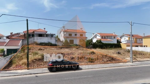 Terreno para Venda em Romeira e Várzea