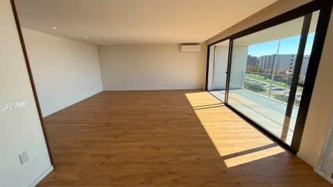 Apartamento T3 para Arrendamento em Urgezes
