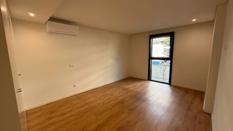 Apartamento T3 para Arrendamento em Urgezes
