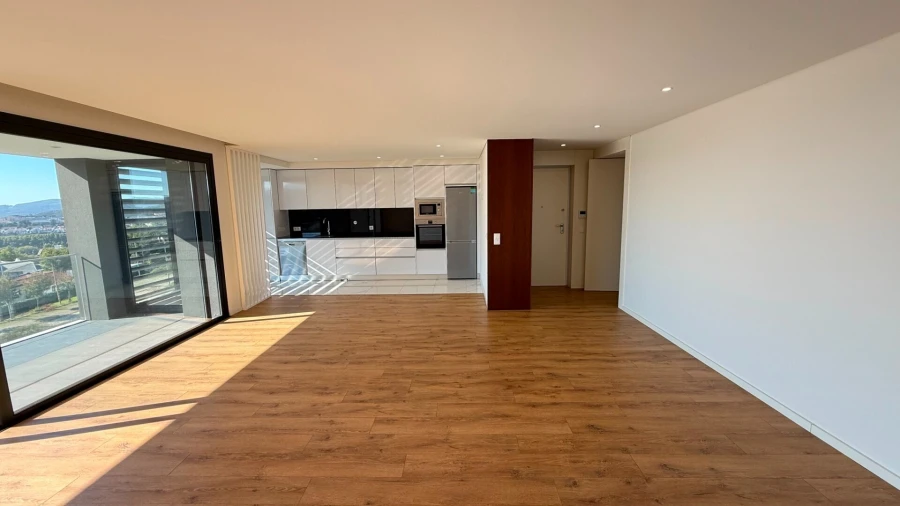 Apartamento T3 para Arrendamento em Urgezes Foto 7