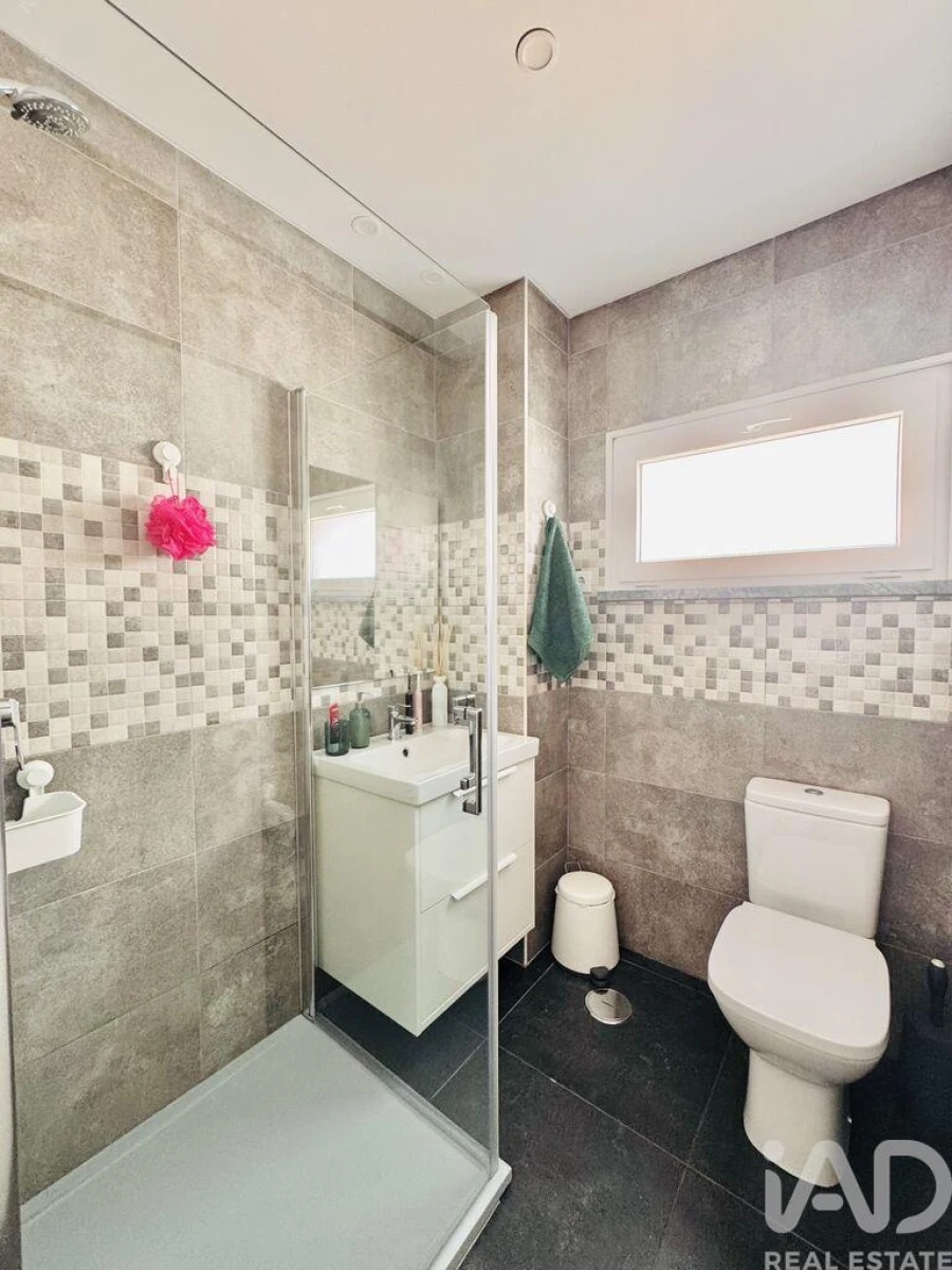 Moradia T4 para Venda em Seixal, Arrentela e Aldeia de Paio Pires Foto 17