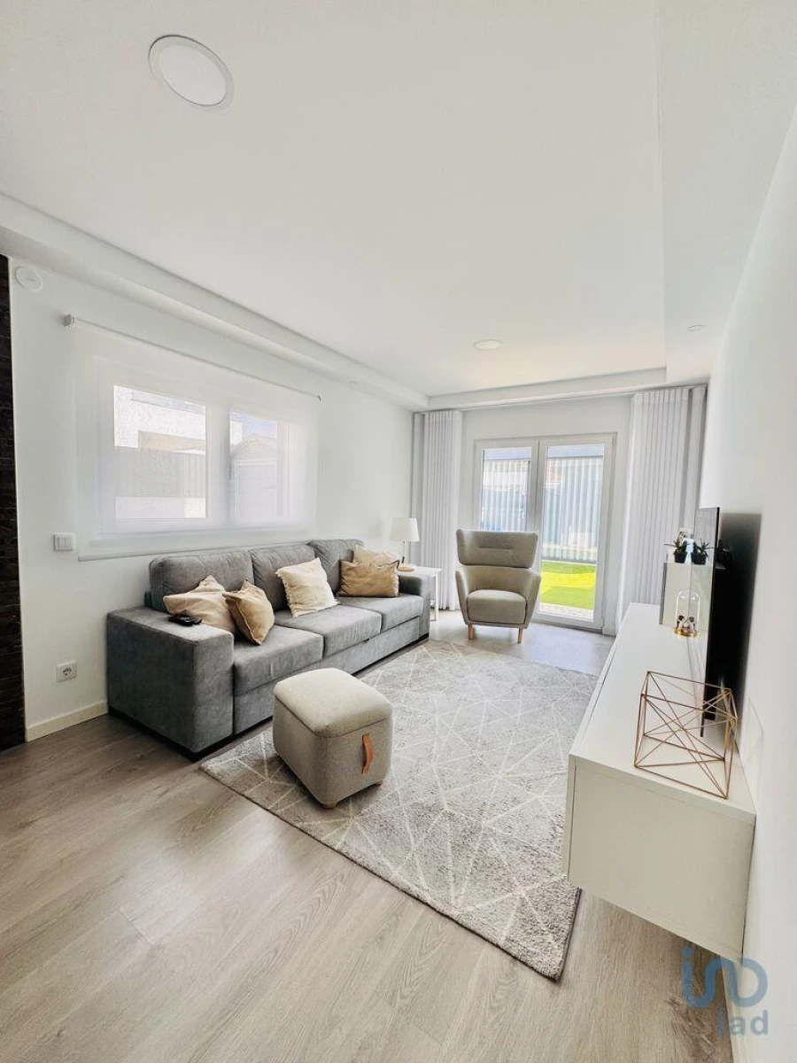 Moradia T4 para Venda em Seixal, Arrentela e Aldeia de Paio Pires Foto 2