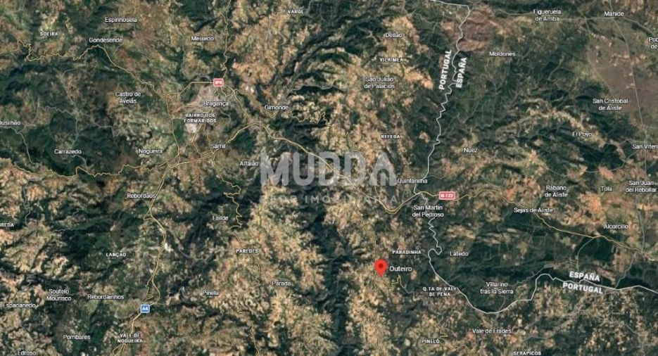 Moradia T4 para Venda em Outeiro Foto 10