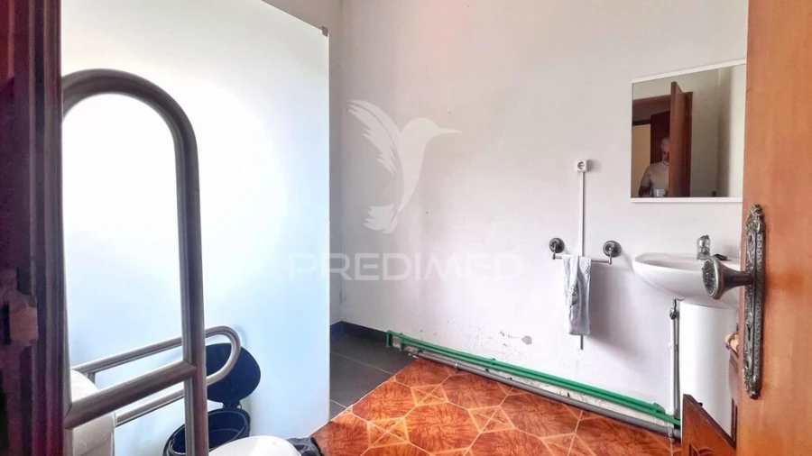 Moradia T4 para Venda em Urgezes Foto 13