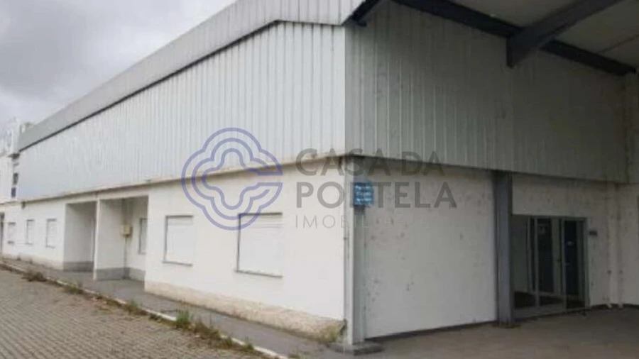 Armazém para Venda em Muge
