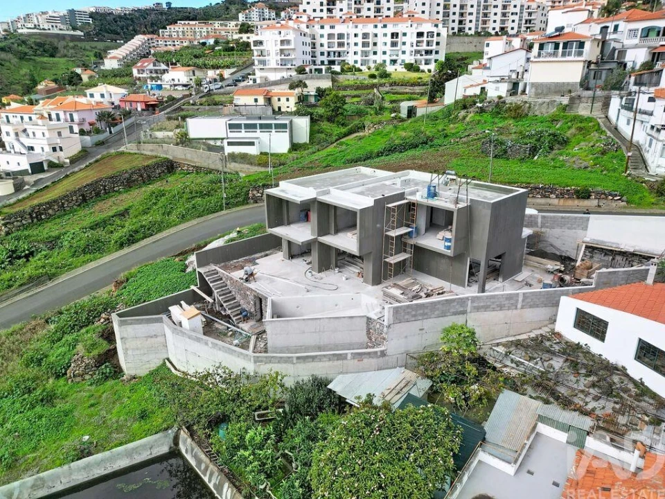 Moradia T3 para Venda em Caniço Foto 26