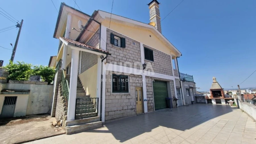 Moradia T6 para Venda em Sé, Santa Maria e Meixedo Foto 17