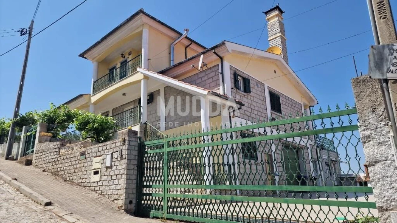 Moradia T6 para Venda em Sé, Santa Maria e Meixedo Foto 1