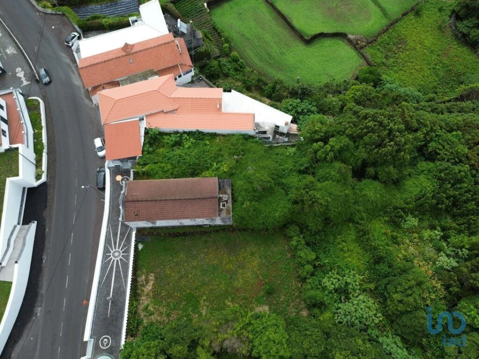 Moradia para Venda em Lajes do Pico Foto 12