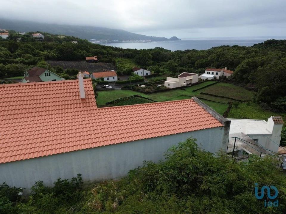 Moradia para Venda em Lajes do Pico Foto 8