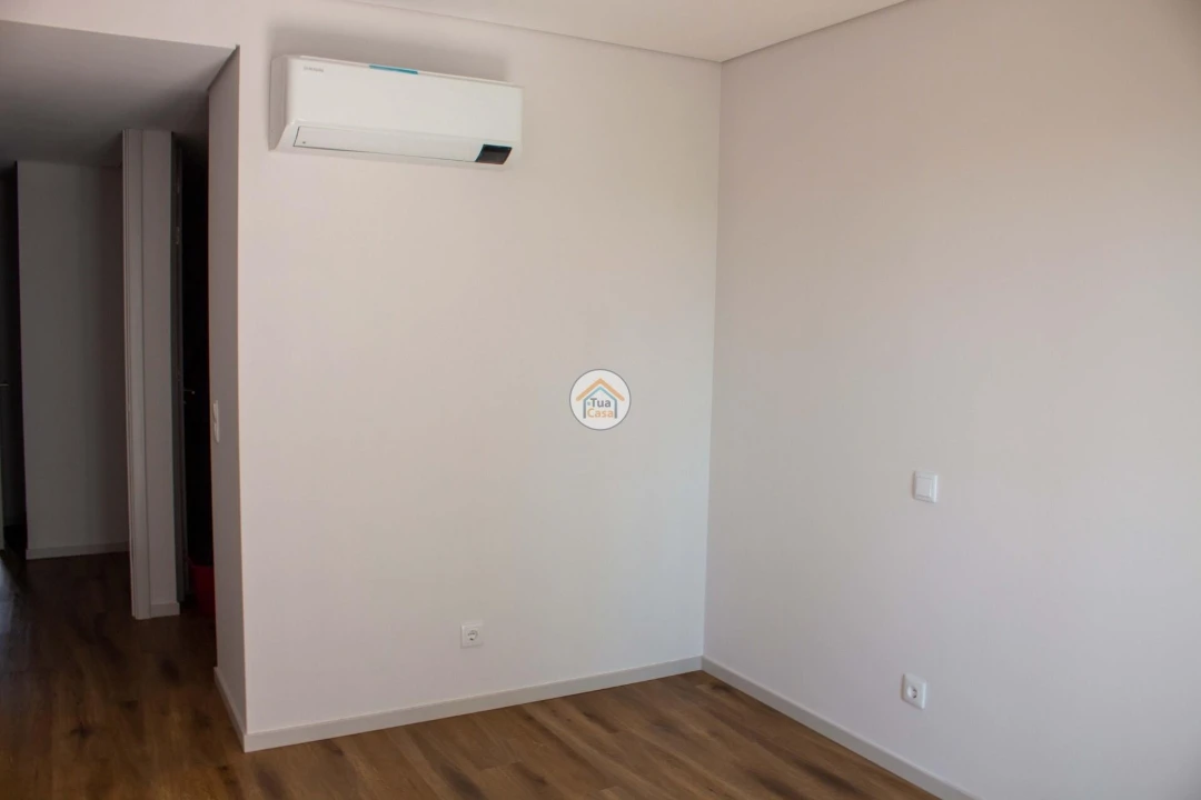 Apartamento T2 para Venda em Mafamude e Vilar do Paraíso Foto 22