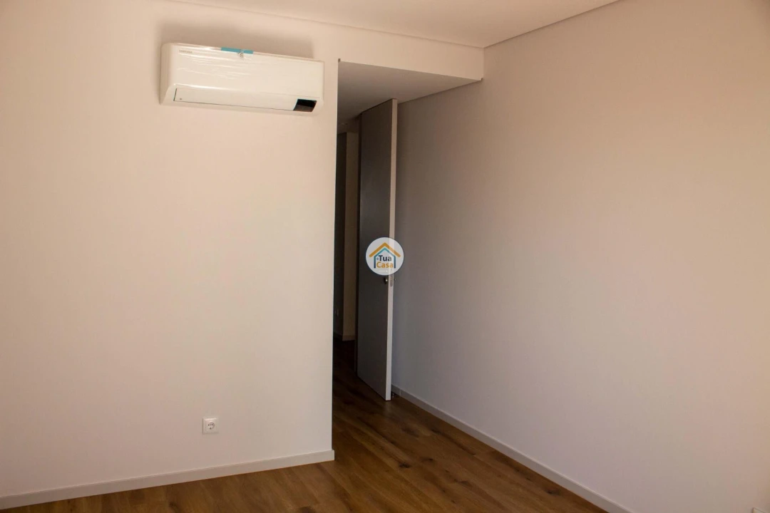 Apartamento T2 para Venda em Mafamude e Vilar do Paraíso Foto 16