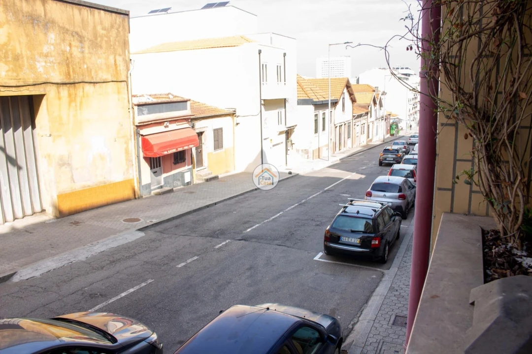 Loja para Venda em Mafamude e Vilar do Paraíso Foto 2