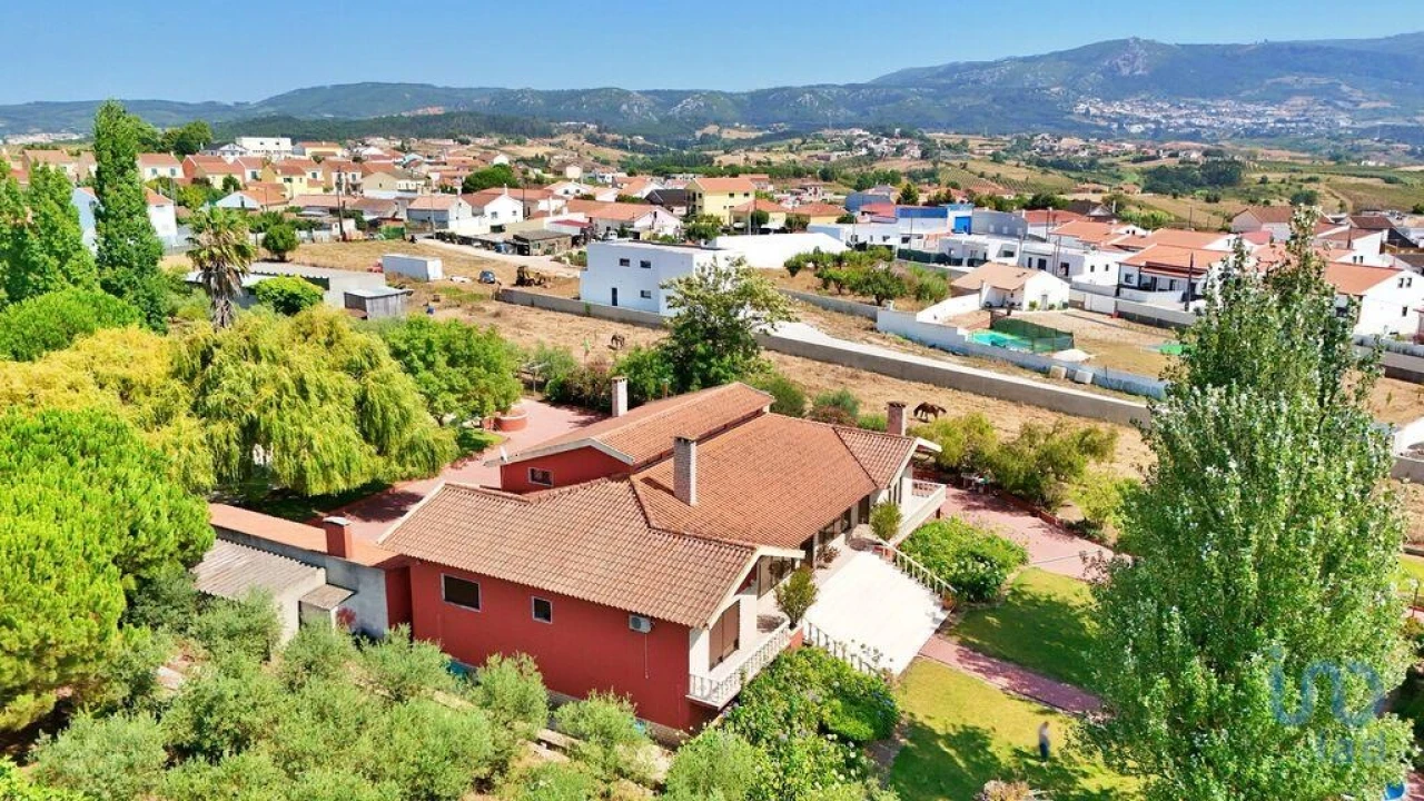 Moradia T4 para Venda em Lamas e Cercal Foto 4