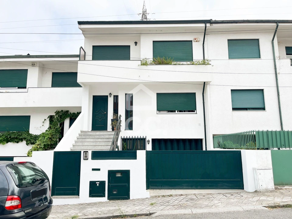 Moradia T4 para Venda em Custoias Foto 30