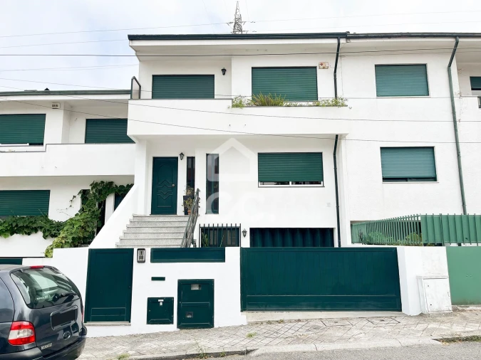 Moradia T4 para Venda em Custoias Foto 30