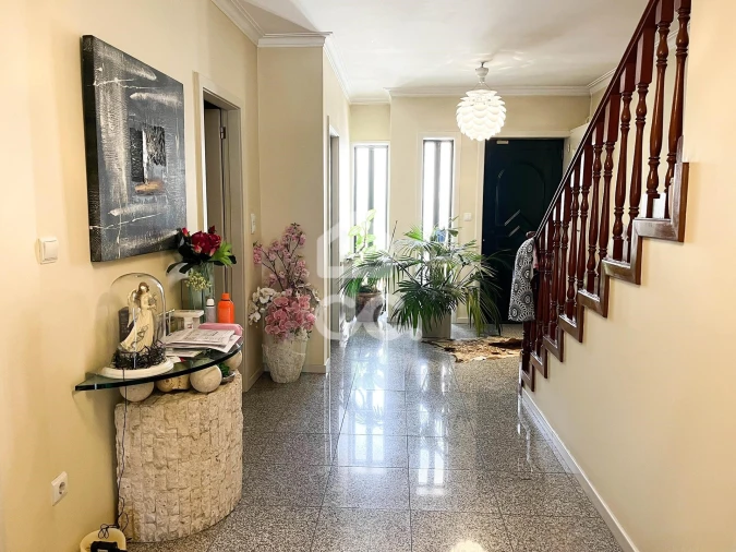 Moradia T4 para Venda em Custoias Foto 4