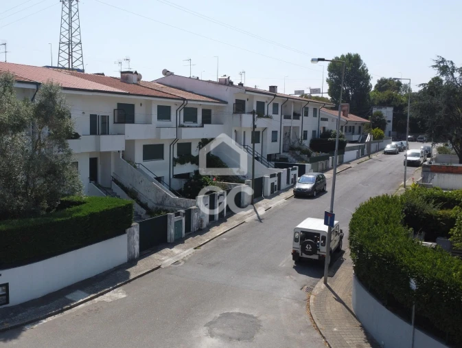 Moradia T4 para Venda em Custoias Foto 1