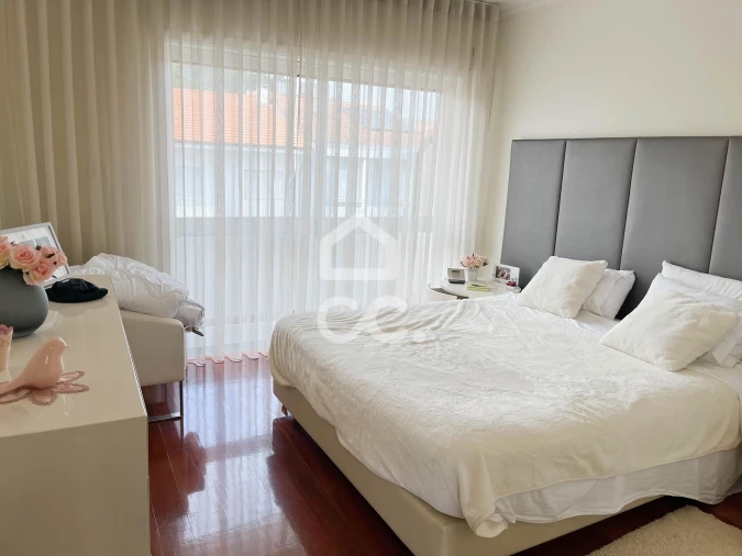 Moradia T4 para Venda em Custoias Foto 12