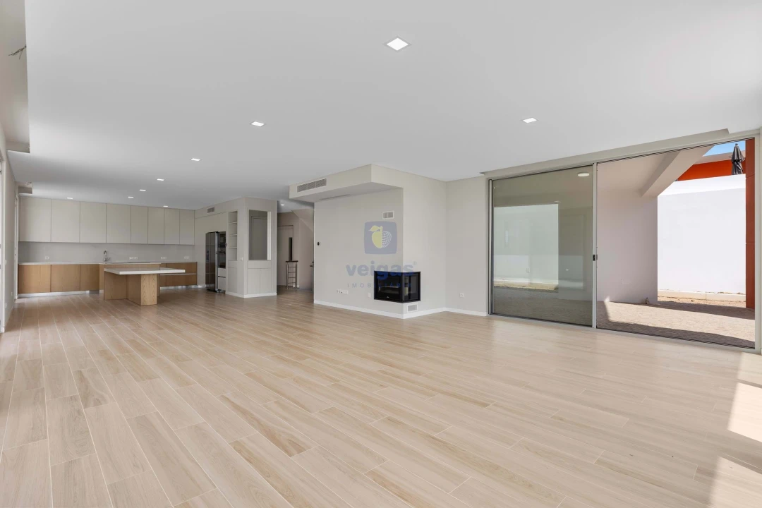 Moradia T4 para Venda em Ribamar Foto 11