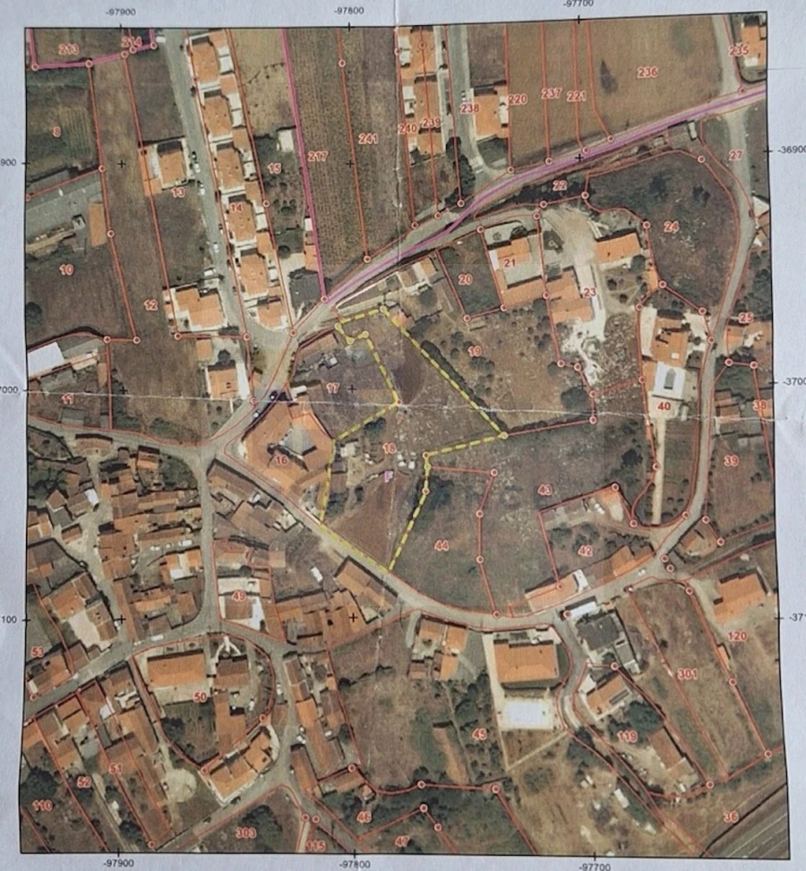 Terreno para Venda em Serra D'El-Rei Foto 17