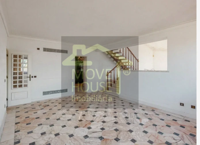 Moradia T5 para Venda em Carcavelos e Parede Foto 13