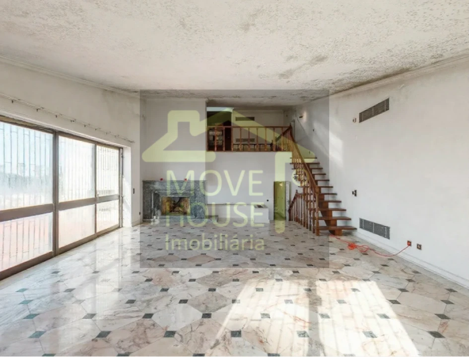 Moradia T5 para Venda em Carcavelos e Parede Foto 6