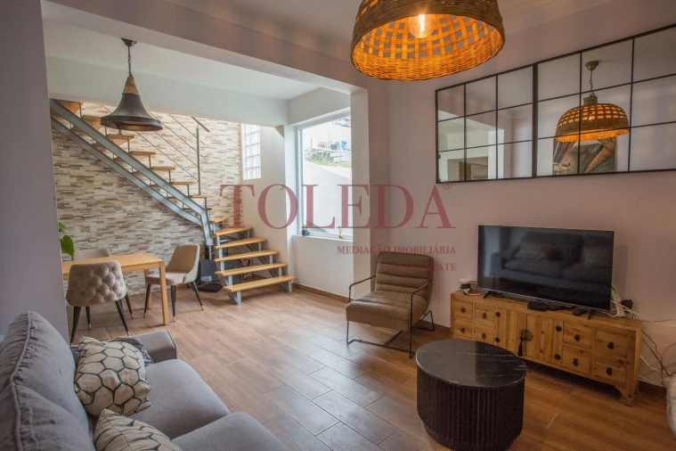 Moradia T6 para Venda em Alenquer (Santo Estêvão e Triana) Foto 1