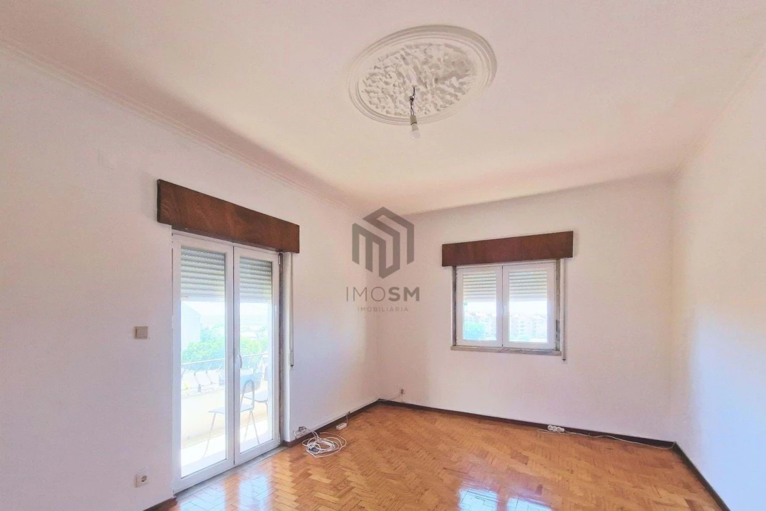 Apartamento T4 para Venda em Bucelas Foto 11