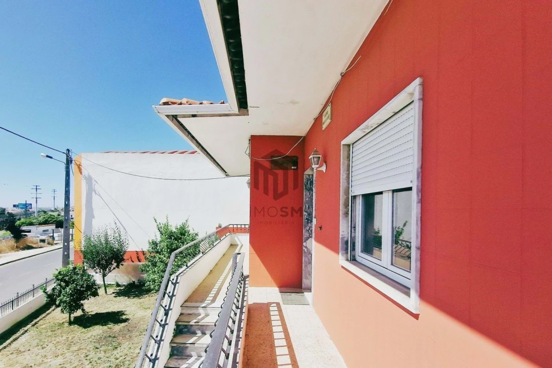 Apartamento T4 para Venda em Bucelas Foto 1