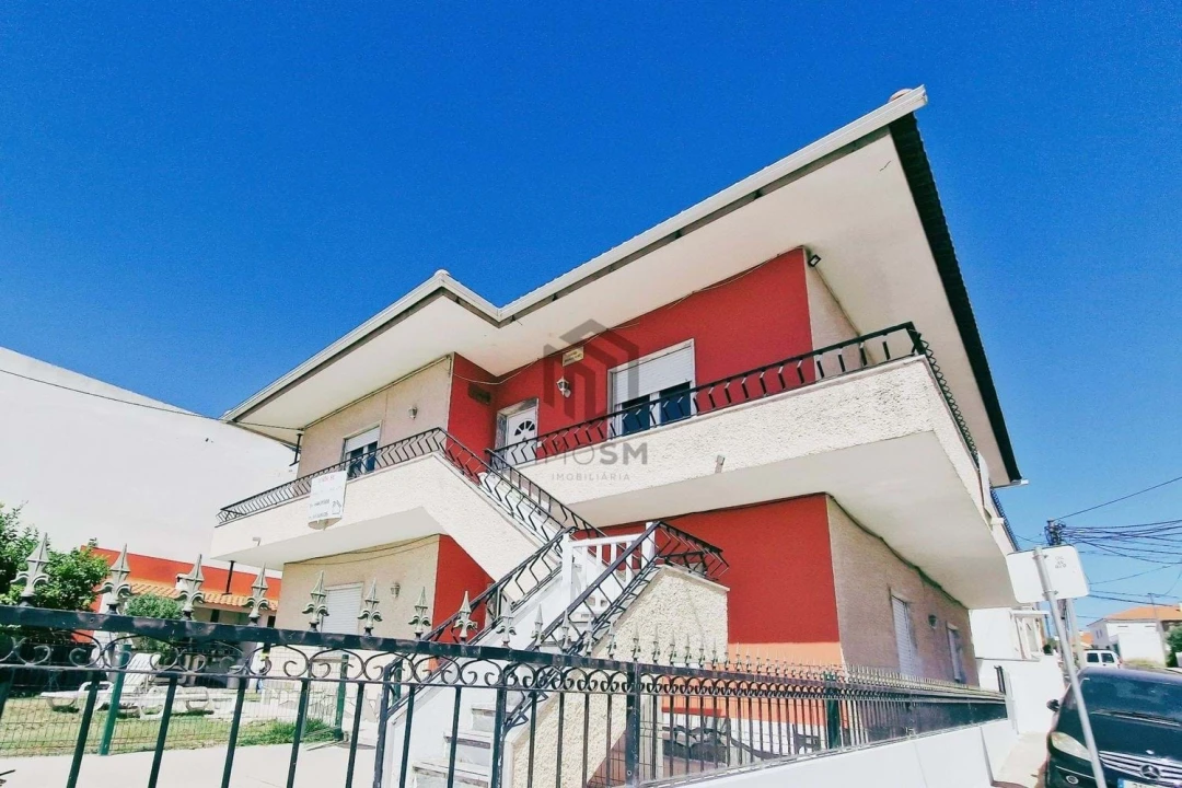 Apartamento T4 para Venda em Bucelas Foto 2