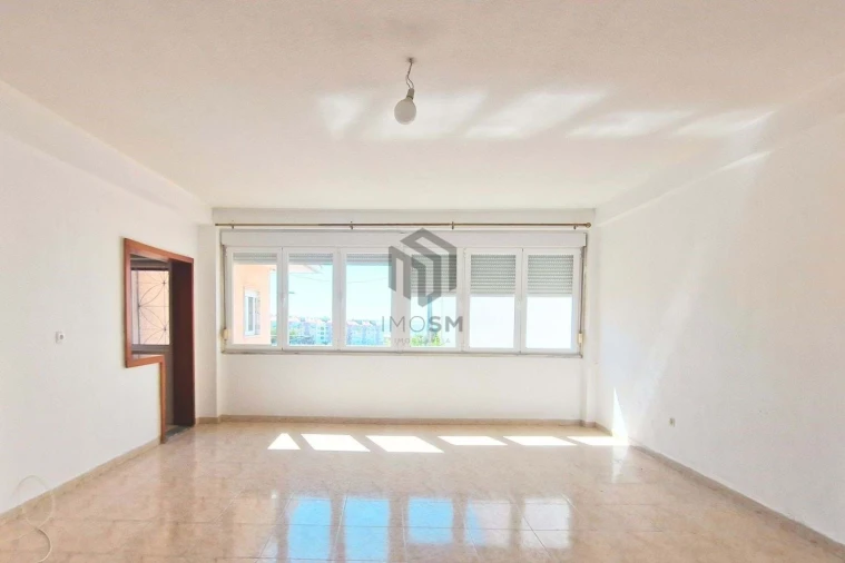 Apartamento T4 para Venda em Bucelas Foto 16