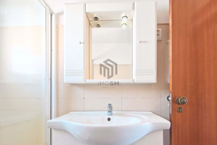 Apartamento T4 para Venda em Bucelas Foto 12